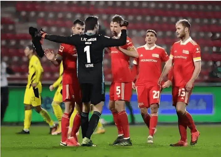 娱乐平台-弗赖堡球员